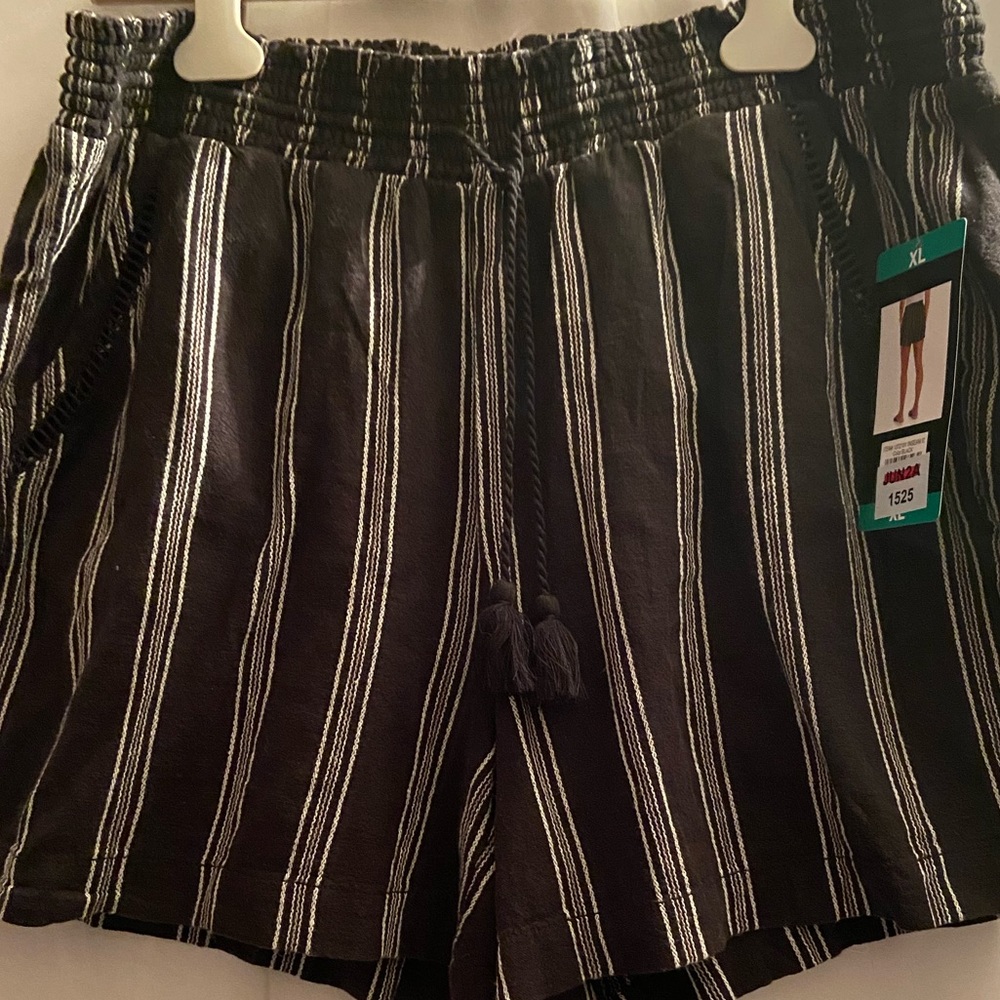 Briggs XL black shorts with tie up in the front